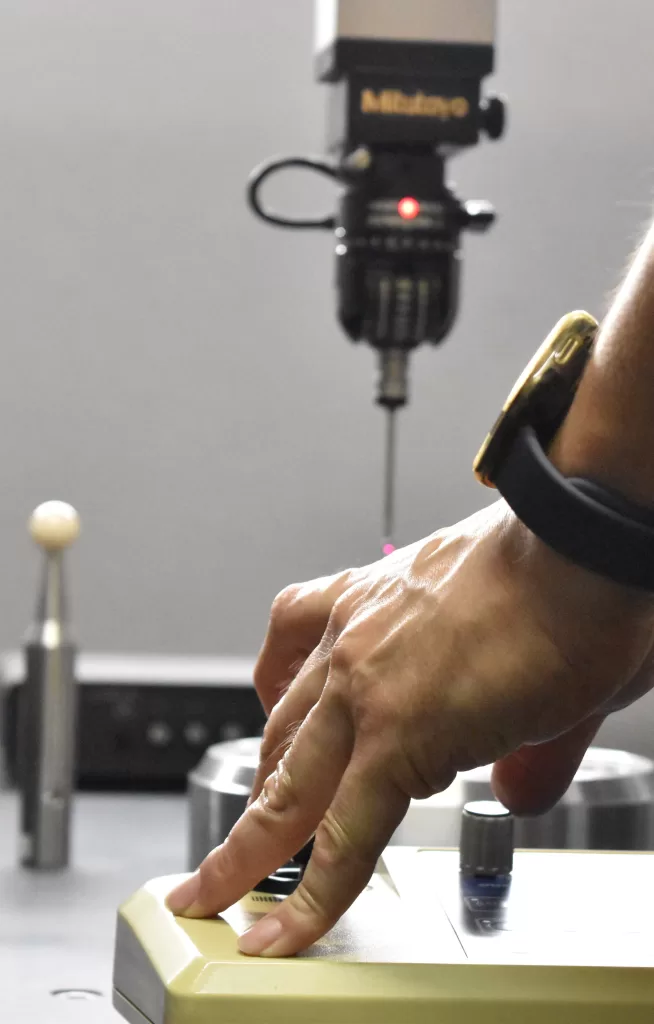 精密部品測定の様子